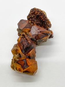 Iron oxidized quartz in calcite