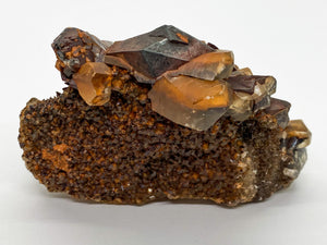 Iron-oxidized Quartz on Calcite