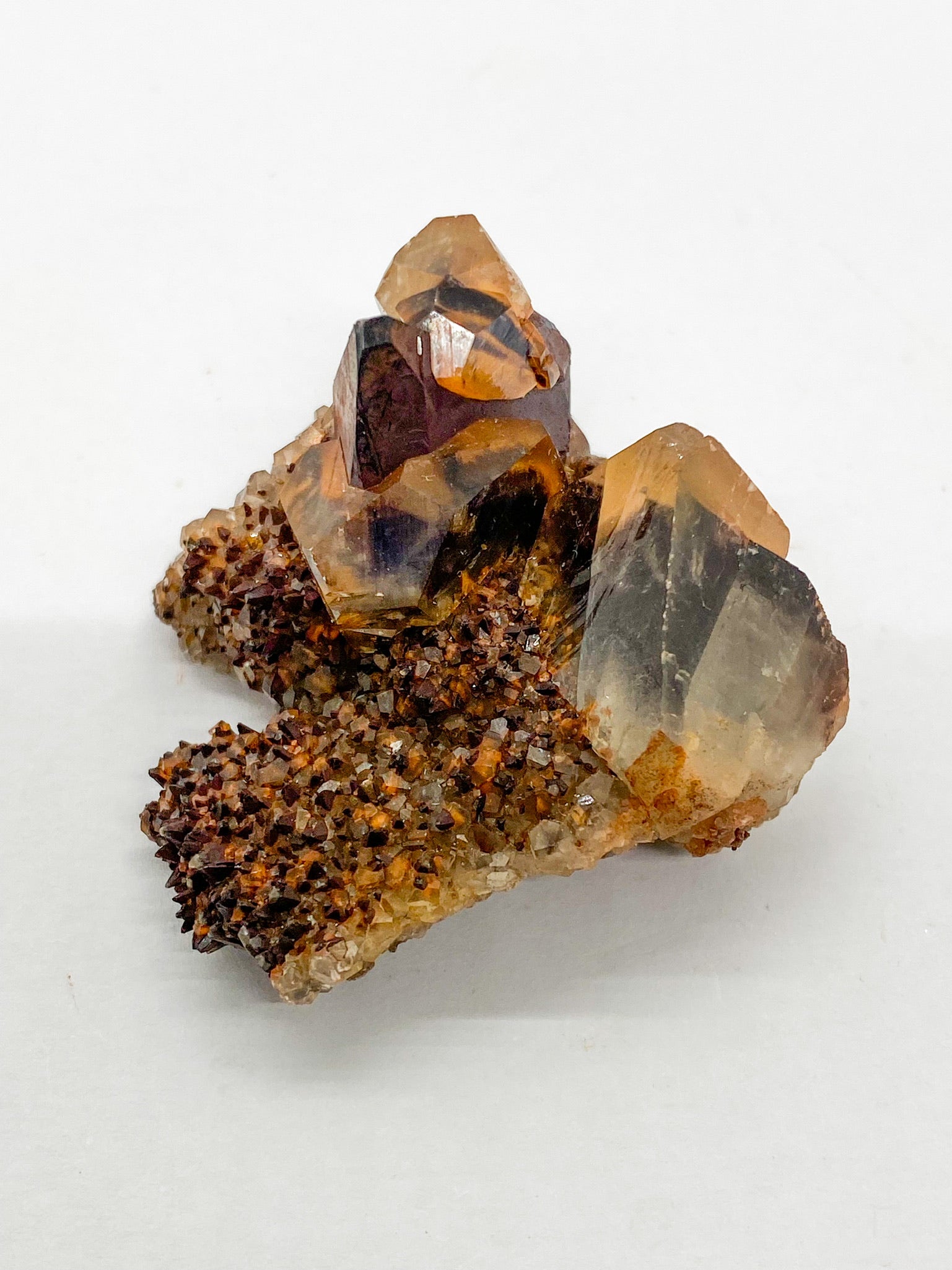 Iron-oxidized Quartz on Calcite