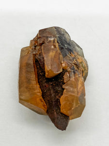 Iron-oxidized Quartz on Calcite