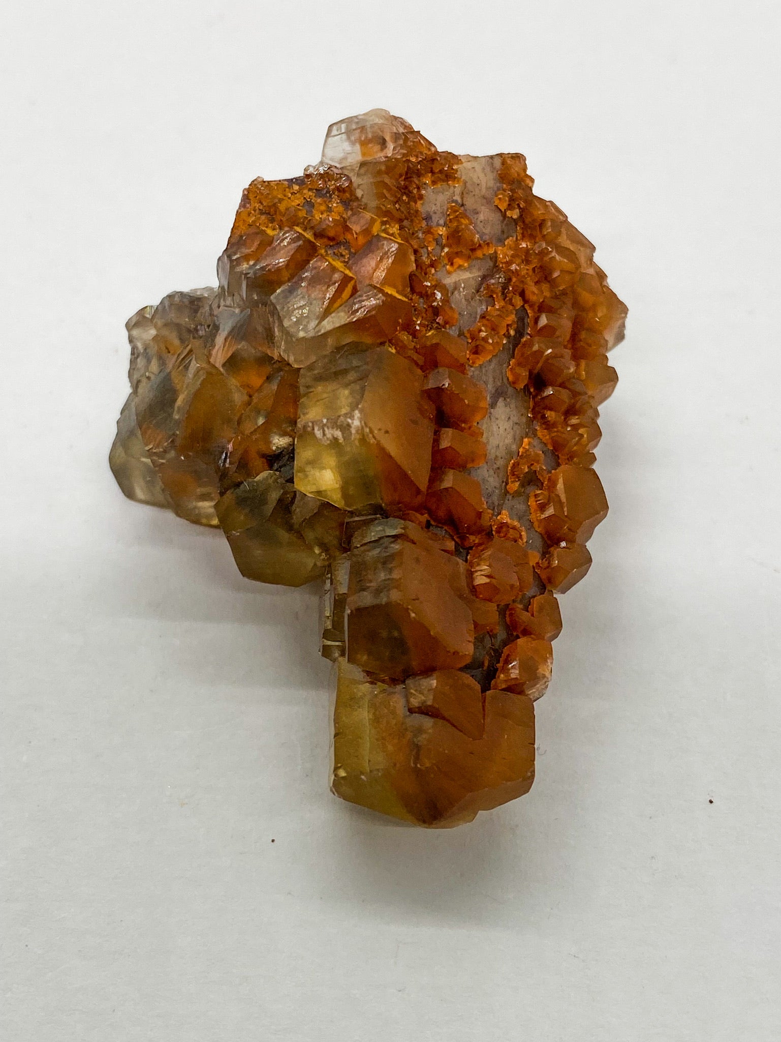 Iron-oxidized Quartz on Calcite