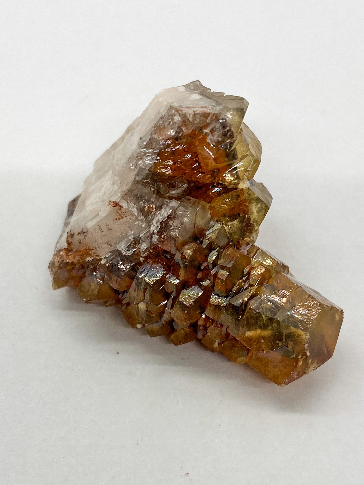 Iron-oxidized Quartz on Calcite