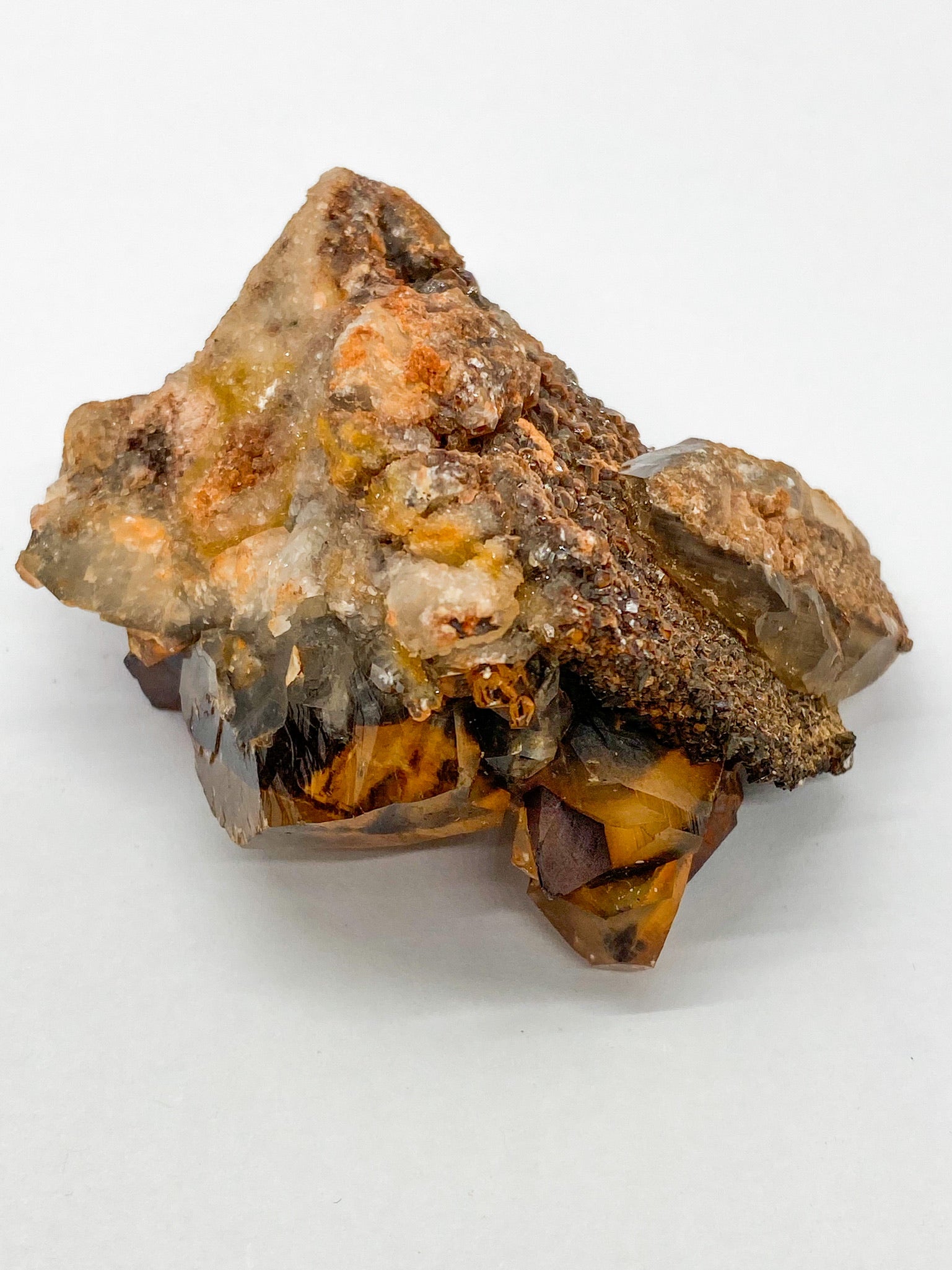Iron-oxidized Quartz on Calcite