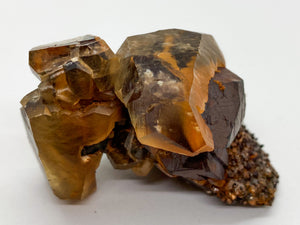 Iron-oxidized Quartz on Calcite