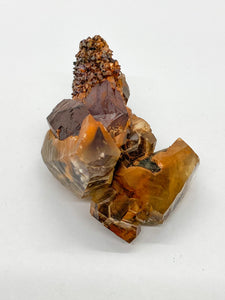 Iron-oxidized Quartz on Calcite