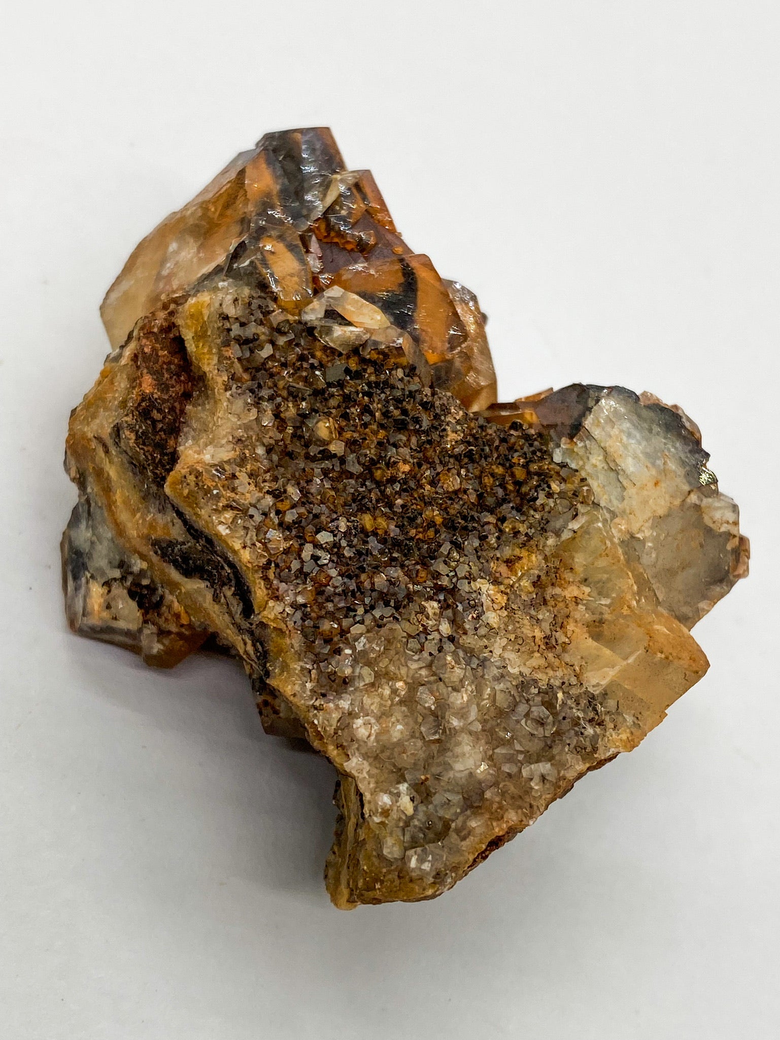 Iron-oxidized Quartz on Calcite