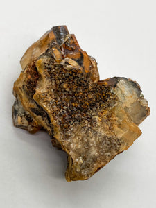 Iron-oxidized Quartz on Calcite