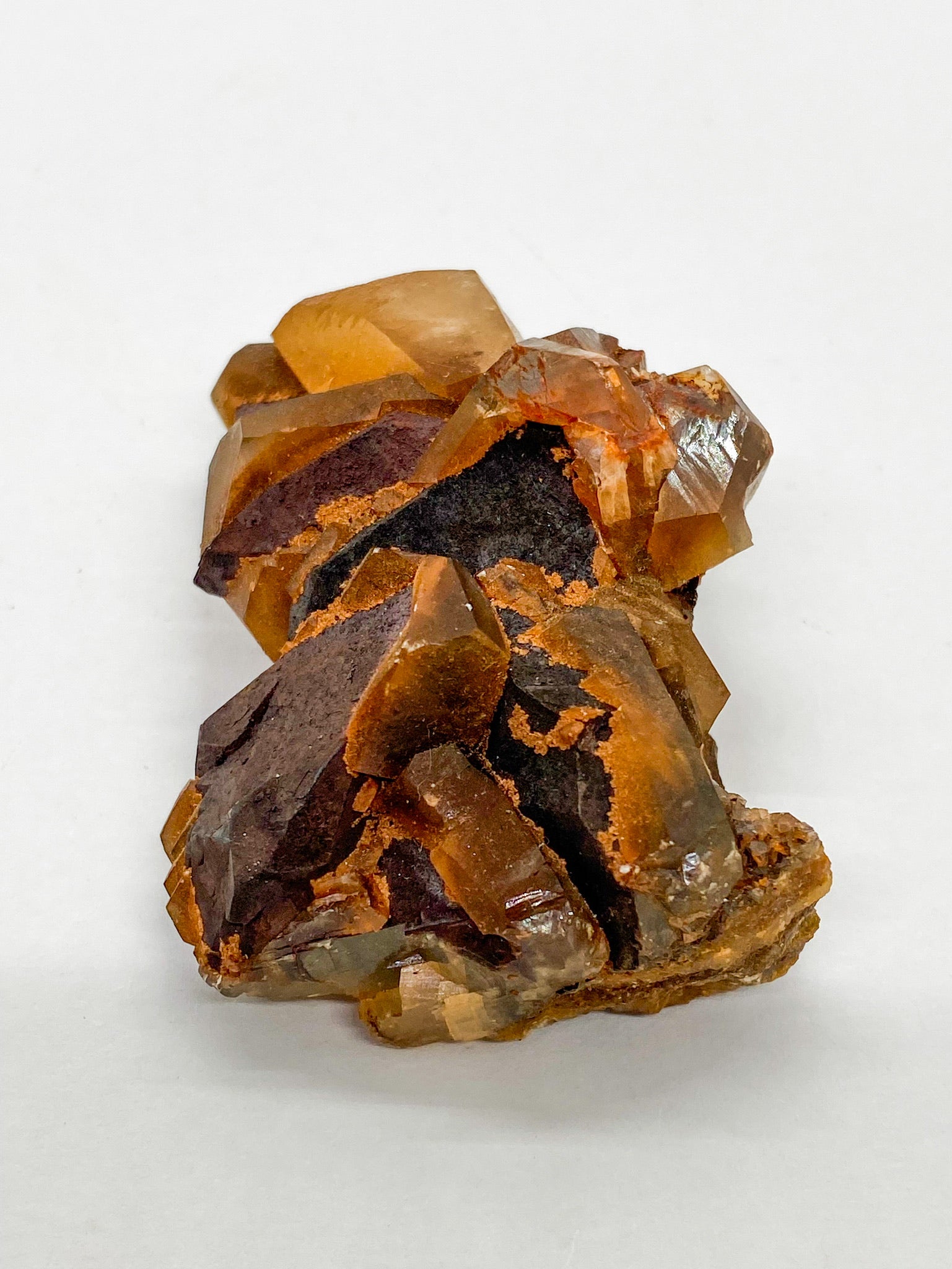 Iron-oxidized Quartz on Calcite