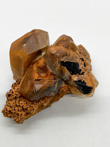 Iron-oxidized Quartz on Calcite