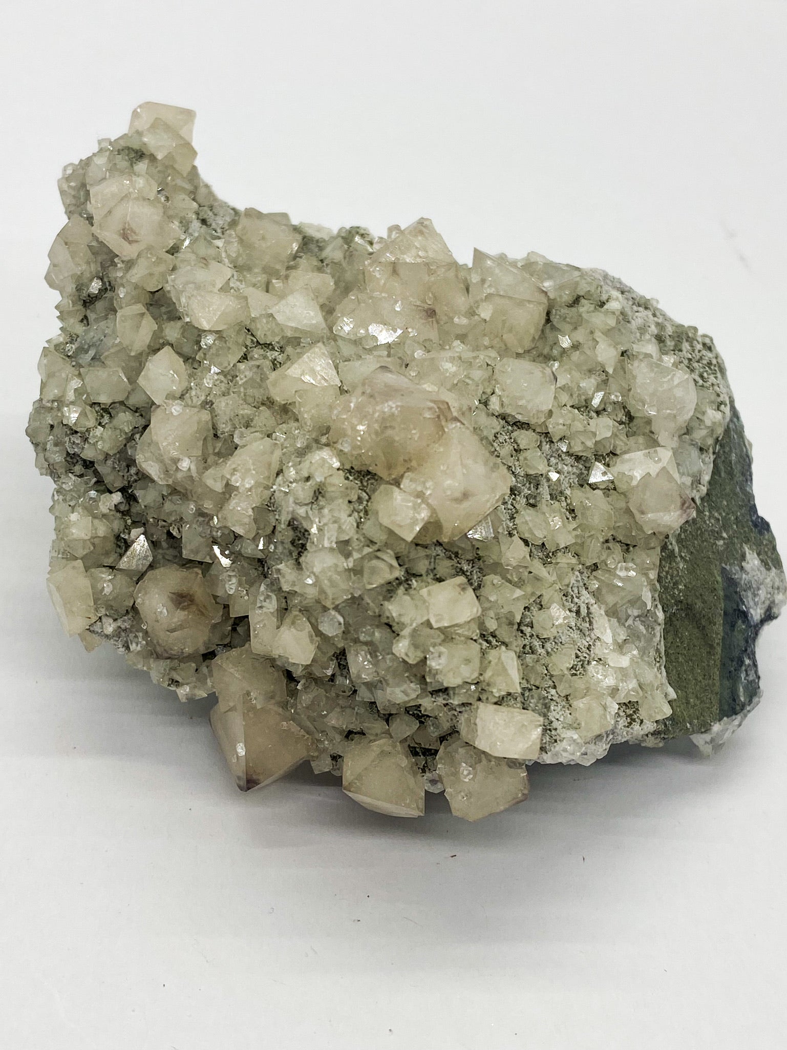 Octahedral Scheelite with Cube Fluorite