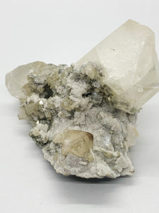 Octahedral Scheelite with Cube Fluorite