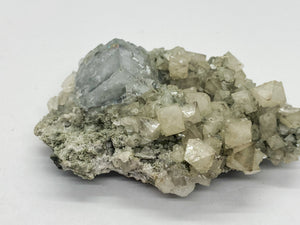 Octahedral Scheelite with Cube Fluorite